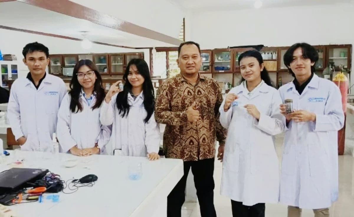 Inovasi Hijau dari Unimed: Limbah Tangkos Sawit dan Plastik Disulap Jadi Adsorben
