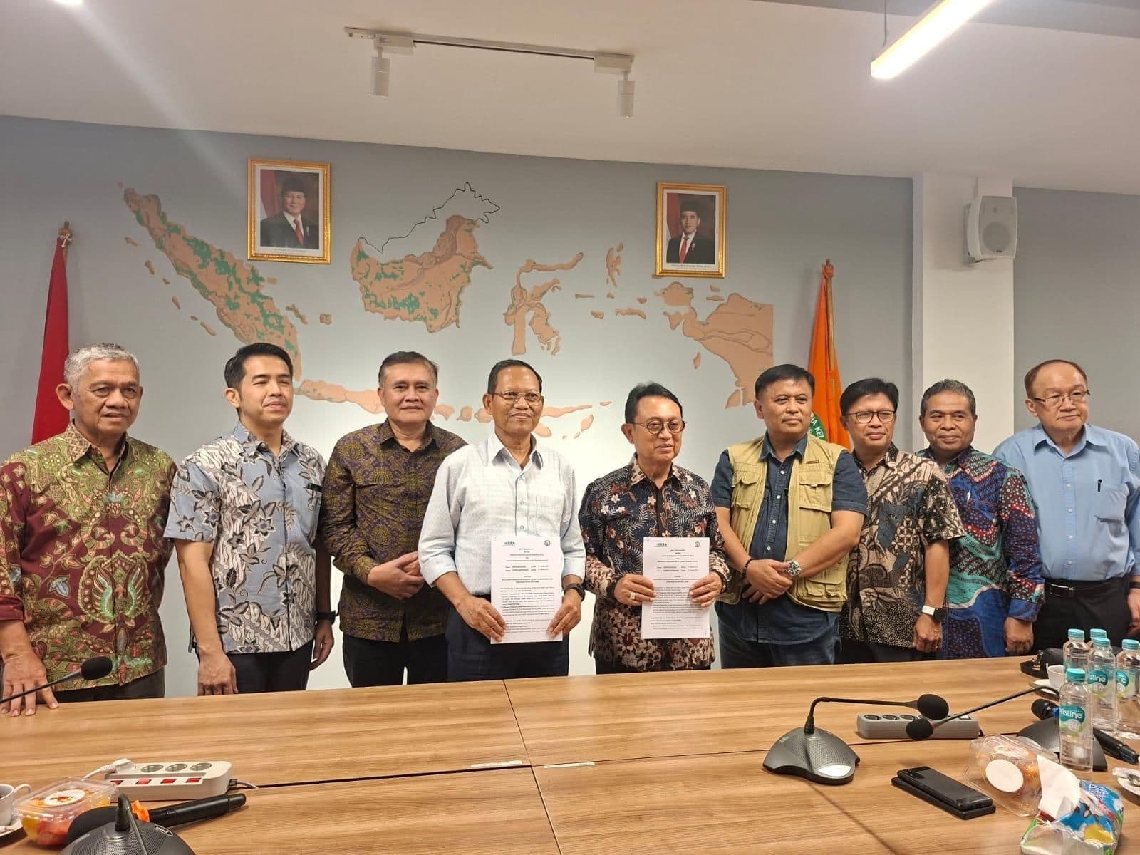 GAPKI Gandeng APHI Sepakat Kendalian Karhutla