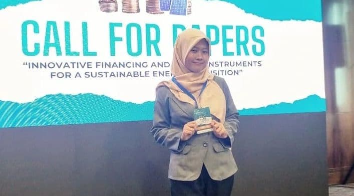 Lulusan FIB Unair Raih Juara Dunia Best Paper: Ubah Limbah Sawit Jadi Bahan Bakar Pesawat Ramah Lingkungan