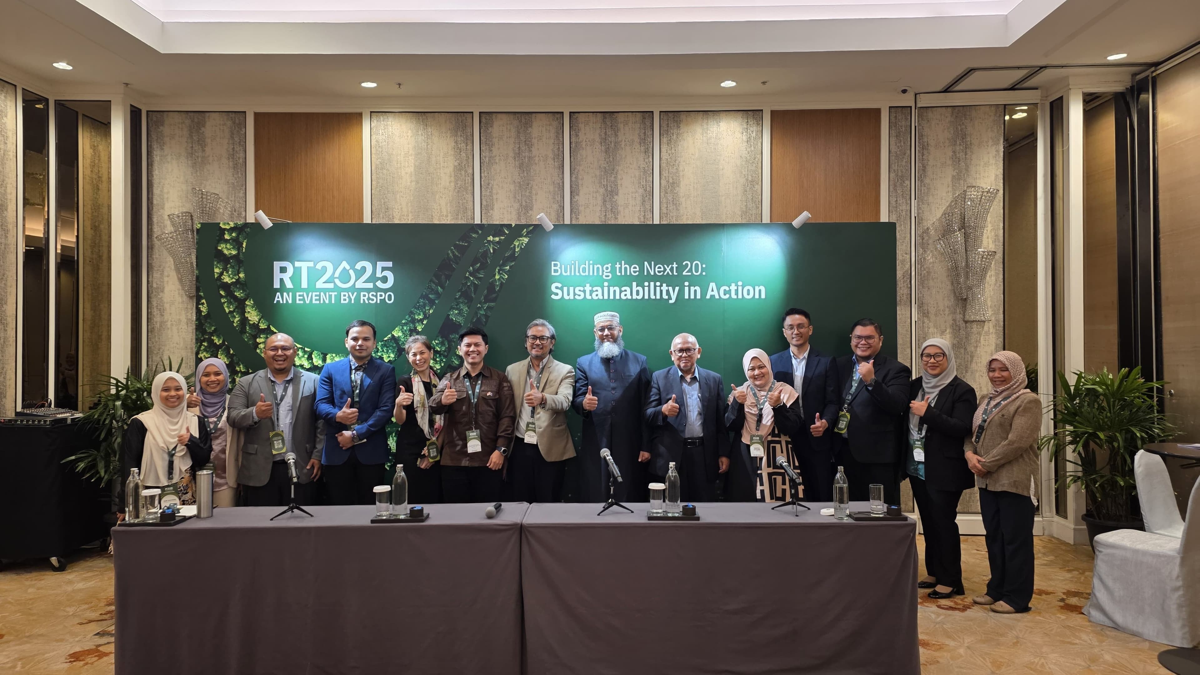 Wakili Indonesia, APKASINDO Bersama Perwakilan Petani Sawit Malaysia dan Thailand Gelar Press Conference MoU dengan RSPO